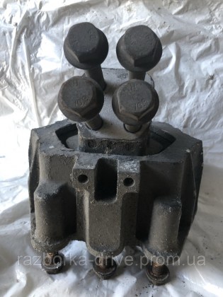 1958320272_podushka-dvigatelya-renault