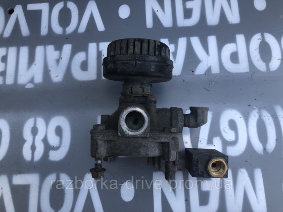 1964756361_klapan-uskoritelnyj-wabco